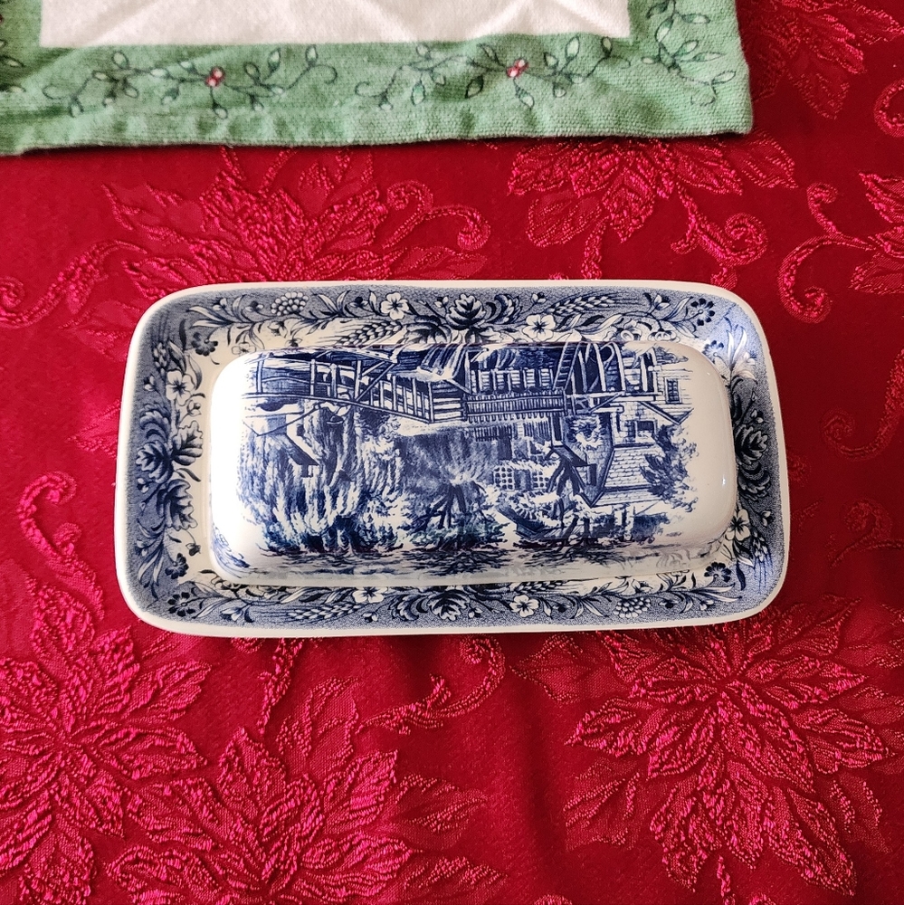 Currier & Ives covered butterdish